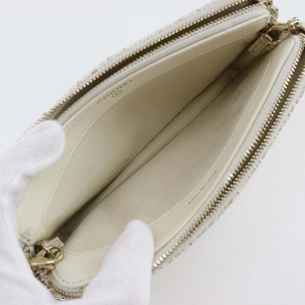 CHANEL White Deauville Shoulder Bag - Picture 5 of 16